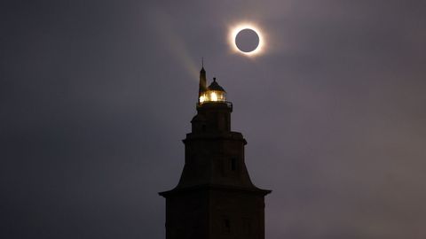 Eclipse total desde la torre de H�rcules