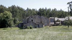 Un grupo de viviendas abandonadas en Mondo�edo