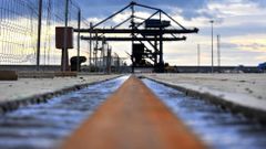 Ra�les y gr�as para contenedores en Caneli�as