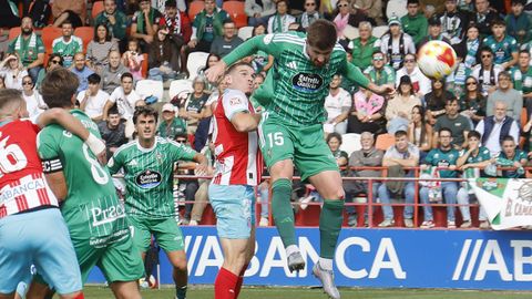 Imagen del partido de la primera vuelta, que se sald&oacute; con victoria del Lugo (2-1).