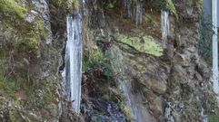 Car�mbanos.Car�mbanos en la carretera de Trives a Larouco