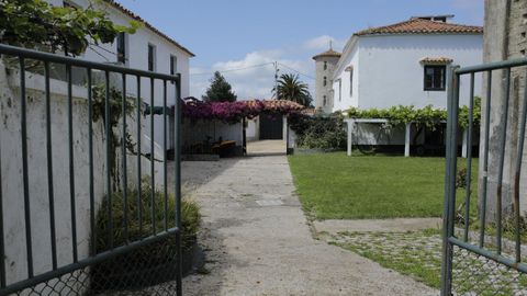 Calles interiores del complejo de la torre de Lorbé
