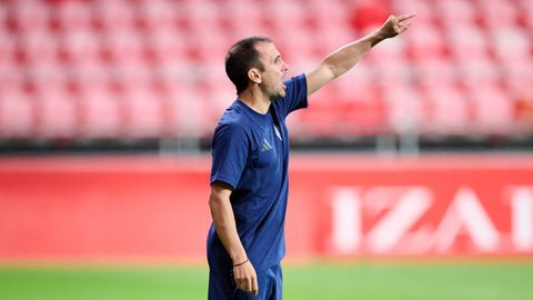 El t&eacute;cnico Antxon Muneta durante un partido con el Mirand&eacute;s.
