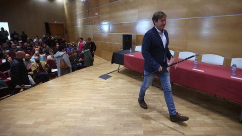 Portela, con el bastn de mando al inicio del pleno.