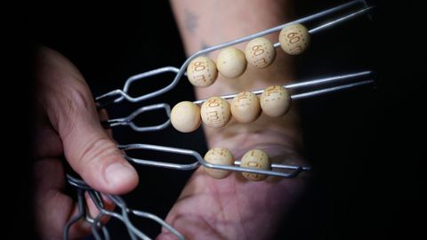 Los n�meros del sorteo de la loter�a de Navidad, en los alambres