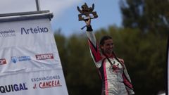 Yoanna Llorente, tras subirse al podio en el Nacional de Arteixo.