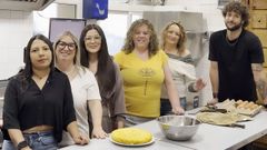 Varios hosteleros ponteses que participan en la Festa Gastron�mica da Tortilla