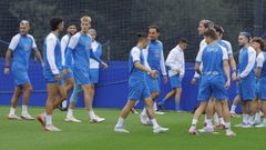 La plantilla deportivista, durante un entrenamiento en el Dpor Training Center