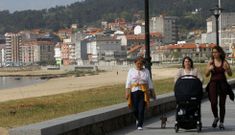 Estar en primera l�nea de playa, como los pisos de la foto, es lo que marca el precio del alquiler. c.?
