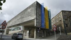 Vista da fachada principal da sede do CGAC en Compostela. 
