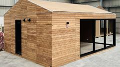 Una vivienda modular en fase de construcci�n, en el taller de A Barcia, en Cerdido, donde montan la estructura y el cierre perimetral 