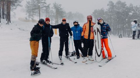 Manzaneda abre la temporada de esqu�.Primer d�a de esqu� en la estaci�n de Manzaneda.