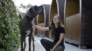 Estefanía Estévez, adiestradora canina en el hotel y guardería Canine Mera Club.