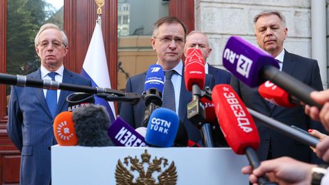Vladimir Medinski, en su comparecencia ante la prensa en Estambul.
