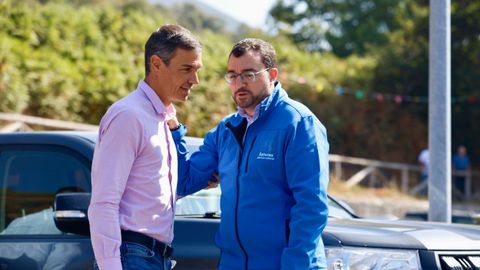 El presidente del Gobierno, Pedro S�nchez; y el presidente del Principado de Asturias, Adri�n Barb�n