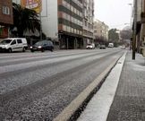 Los coches redujeron la velocidad ante la granizada en Perillo.