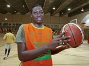 Maimouna Diarr�, el jueves, en el pabell�n del CGTD durante el entrenamiento del Arxil. 