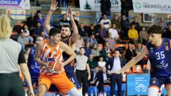 Goran Huskik, del Leyma B�squet Coru�a, en el partido de ida contra el Tizona Burgos.