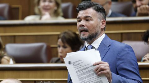 Gabriel Rufi�n, con el auto de�imputaci�n de Zapatero, que �est� muy bien escrito�.