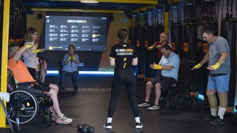 Usuarios de Amizade en la clases de fitboxing de los martes