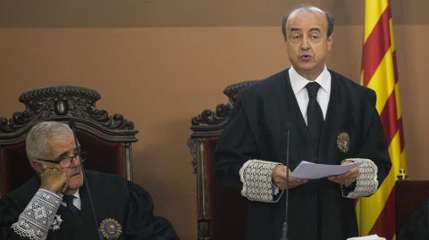 EL TRIBUNAL | El presidente del Tribunal Superior de Catalu�a, Jes�s Mar�a Barrientos, un juez ortodoxo y conservador,  dirige el tribunal, que completan Carlos Ramoso y Eduardo Rodr�guez.