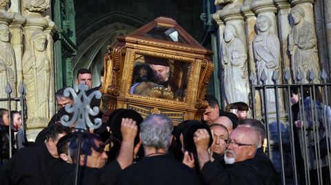 Desenclavo y procesi�n del Santo Entierro en Noia