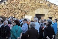 La visita de grupos organizados a la casa del padre de Fidel Castro en L�ncara es bastante habitual