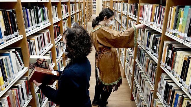 La Biblioteca Juan Compa�el, la que m�s presta de Galicia.