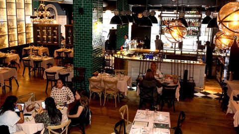 LA PENELA. Hace casi 20 años que llevaron su carne asada de María Pita a lugares como la calle Velázquez.