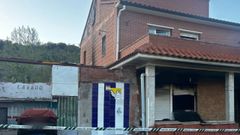 Imagen de la vivienda unifamiliar en la que, debido a un incendio, han perdido la vida un hombre y su hijo.