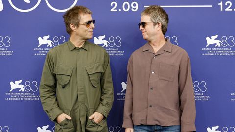 Liam y Noel Gallagher presentan en Venecia el documental �Oasis: Don't Look Back in Anger�