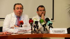 Ram�n Ares, director de procesos asistenciales, y Ant�n Fern�ndez, coordinador de trasplantes, en la presentaci�n de la memoria de trasplantes del Chuac