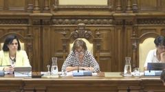 Carmen Moriy�n, alcaldesa de Gij�n, preside el Pleno Municipal.