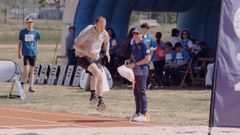 Uno de los participantes en los Xogos Special Olympics Galicia en las pistas de atletismo de Monterrei (O Pereiro de Aguiar).