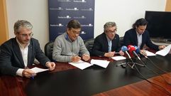 El coordinador de estos premios, David Serna, interviene rodeado por el concejal de Cultura del Ayuntamiento de Oviedo, Roberto S�nchez Ramos; el director de la SGAE en Asturias, Juan Carlos Fern�ndez, y el director de TPA, Antonio Virgili.El coordinador de estos premios, David Serna, interviene rodeado por el concejal de Cultura del Ayuntamiento de Oviedo, Roberto S�nchez Ramos; el director de la SGAE en Asturias, Juan Carlos Fern�ndez, y el director de TPA, Antonio Virgili