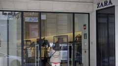 Preparativos�y apertura con cita previa de tiendas de Inditex en Santiago