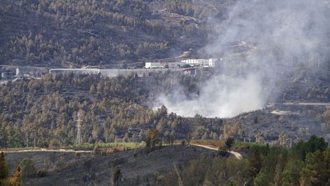 El vertedero sigue ardiendo una semana después