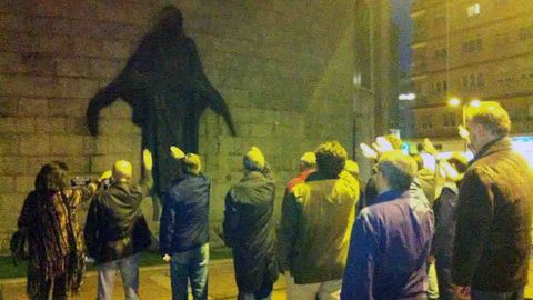 El saludo fascista en la antigua plaza de la Gesta