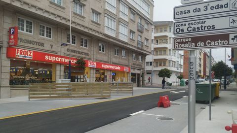 Hace varios días concluyó la obra de remodelación y humanización del primer tramo de la calle Rosalía de Castro, en Burela