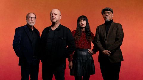 David Lovering (primero por la izquierda), acompañado del resto de los Pixies: Black Francis, Paz Lenchantin y Joey Santiago