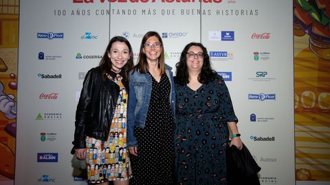 Las extrabajadoras de La Voz de Asturias, Noelia Rodrguez, Rebeca Castieira y Silvia Muruis