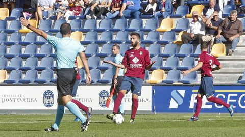 El Pontevedra CF vence al Racing de Ferrol