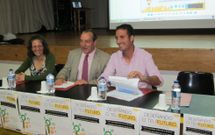 La edila de Vimianzo Marta Rey, Manuel Valeriano y el alcalde de Mazaricos, Juan Jos� Blanco. 