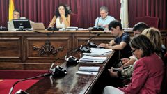 Ana Gonz�lez Abelleira present� a los sindicatos la propuesta del Concello