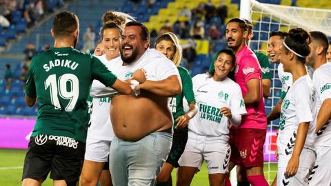Partido mixto de la UD Las Palmas y UD Granadilla Tenerife Egatesa en apoyo a los damnificados por la erupci�n