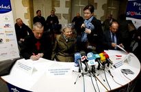 Esther Seoane -de pie- represent� a la Cocina Econ�mica de Santiago en el acto.