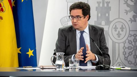 El ministro �scar L�pez, en la rueda de prensa tras el Consejo de Ministros