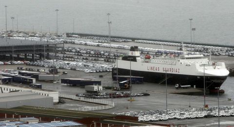 El L?Audace estaba ayer preparado en el muelle de Bouzas para emprender hoy la marcha. 