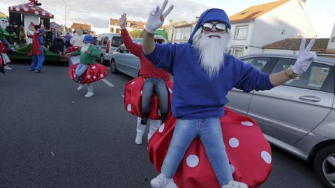 Un dos grupos participantes no desfile do Entroido da Illa