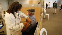 En el edificio de la Xunta en Pontevedra se est�n poniendo terceras y segundas dosis de la vacuna contra el covid